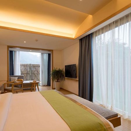 Howard Johnson Huashuiwan Hot Springs Resort Chengdu Exterior foto
