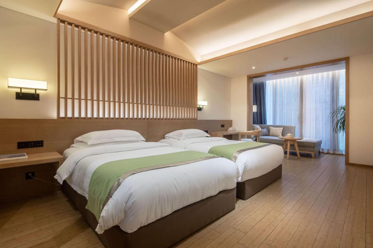 Howard Johnson Huashuiwan Hot Springs Resort Chengdu Exterior foto