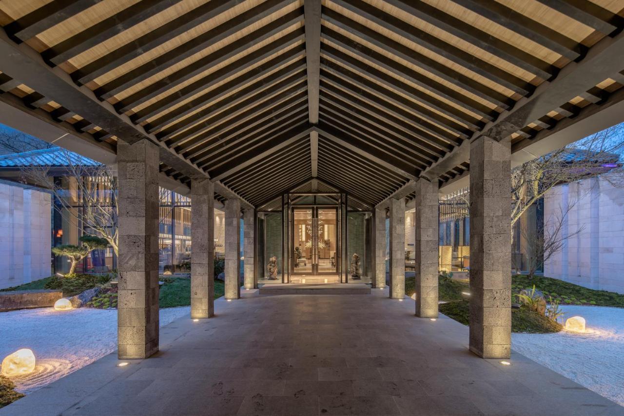 Howard Johnson Huashuiwan Hot Springs Resort Chengdu Exterior foto